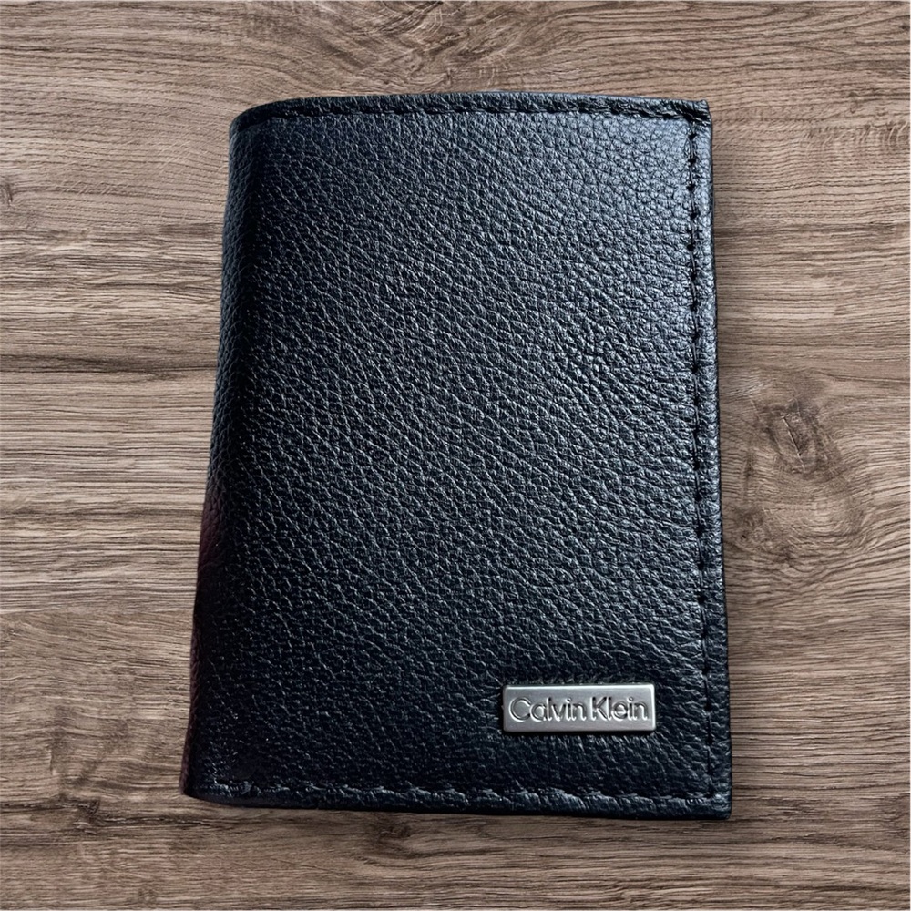 Calvin Klein Black Textured Card Holder